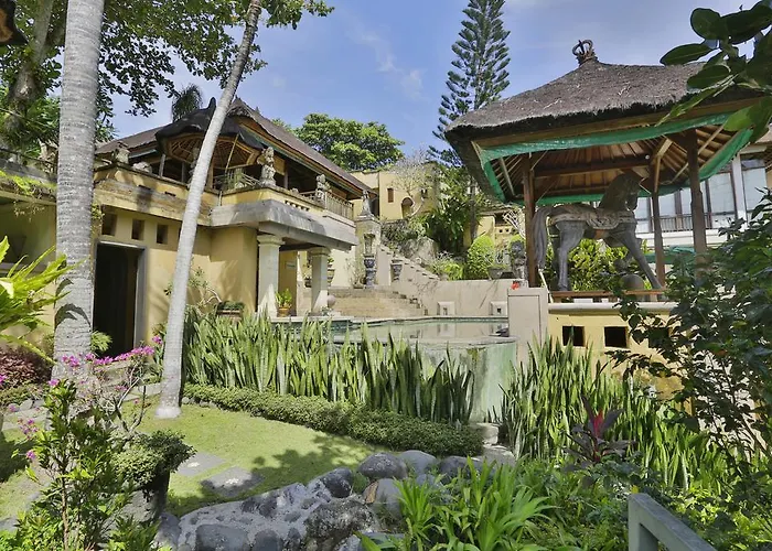 Resort Alam Puri Art Museum & 4*