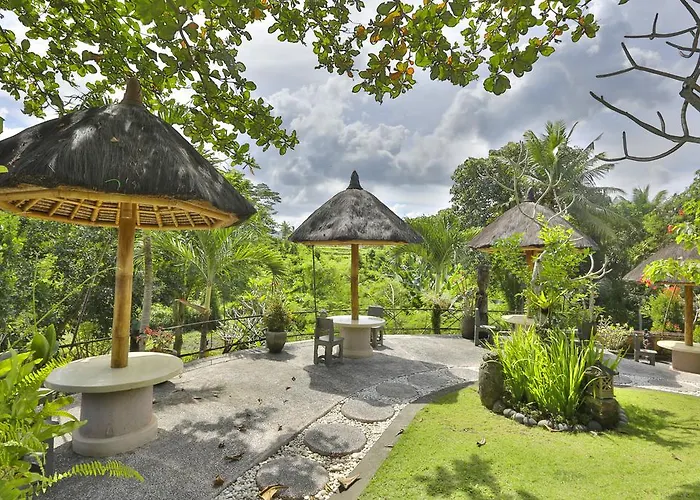 Resort Alam Puri Art Museum & 4*